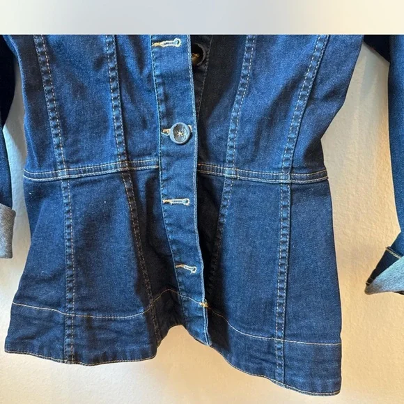 Women's Blue Denim Jacket - Picture 4 of 7